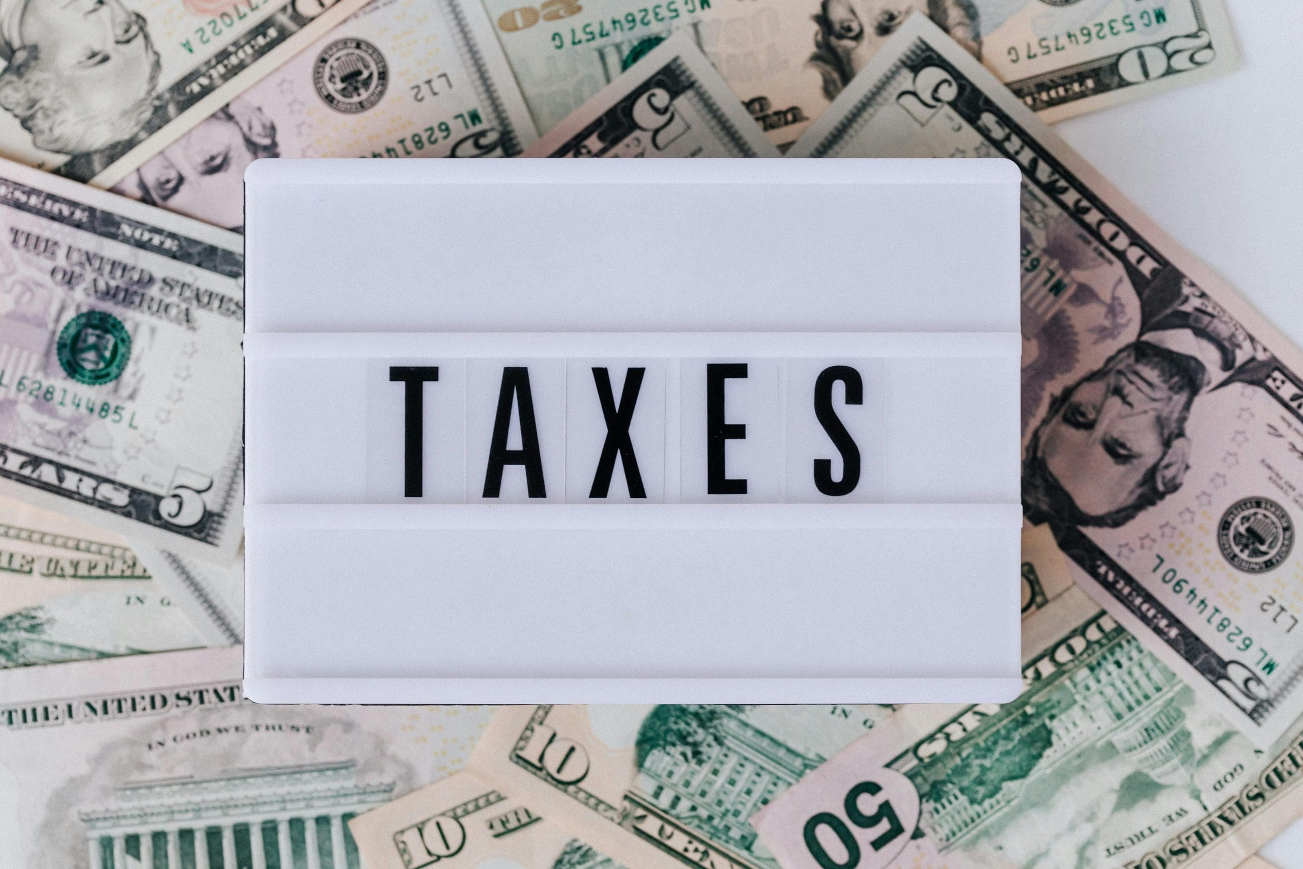 DIY Taxes vs. Hiring a CPA in Seattle, WA: Pros & Cons