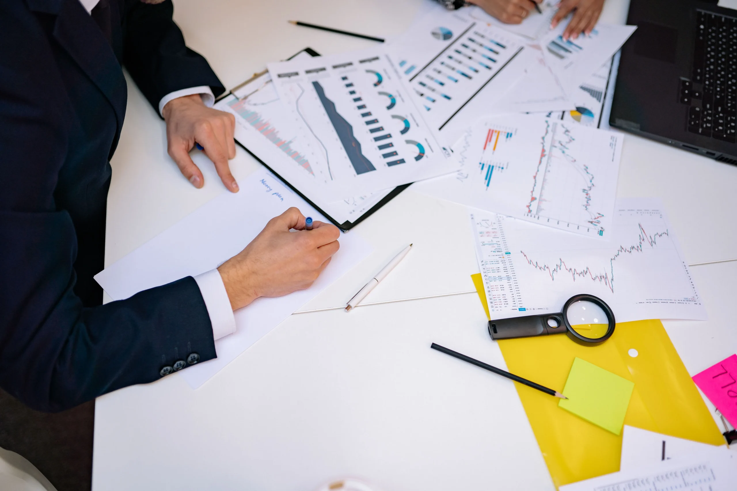 How a Trusted CFO Service in Seattle Maximizes Q3 Profit
